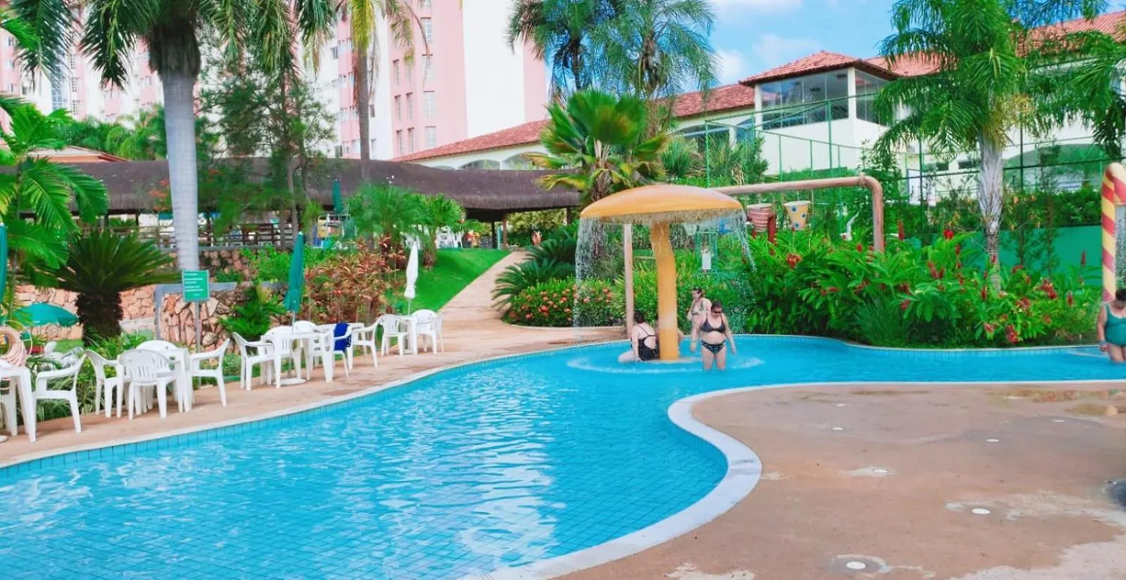 Hot Springs - Aptos Com Banheira - Piscinas Termais 24 Horas Hotel Caldas Novas 5*,